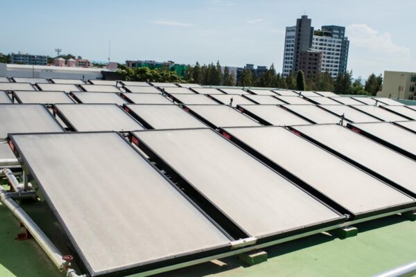 Care este înclinația potrivită pentru panourile fotovoltaice în România